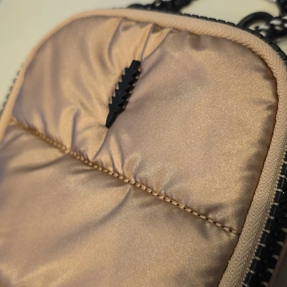 Thacker Puffer rose gold metallic Crossbody Phone Purse Case Black Chain New NYC - Picture 4 of 12
